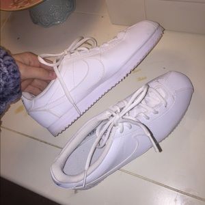 BRAND NEW NIKE SHOES